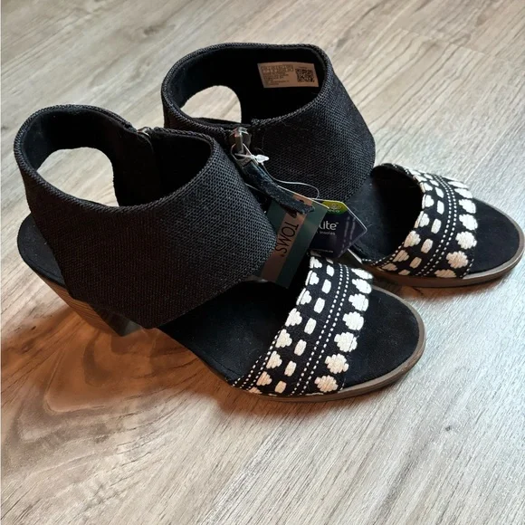 TOMS Majorca Cutout Sandals NWT - Picture 2 of 4